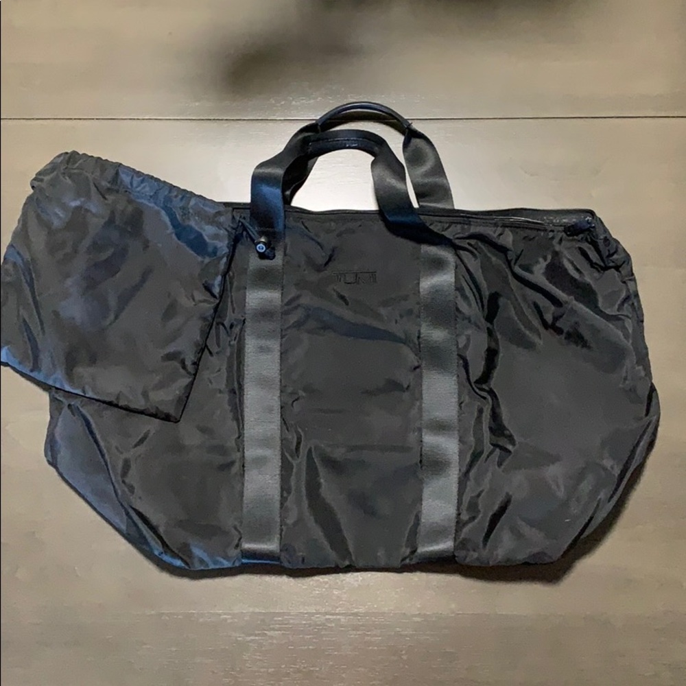 Tumi foldable duffle bag with pouch